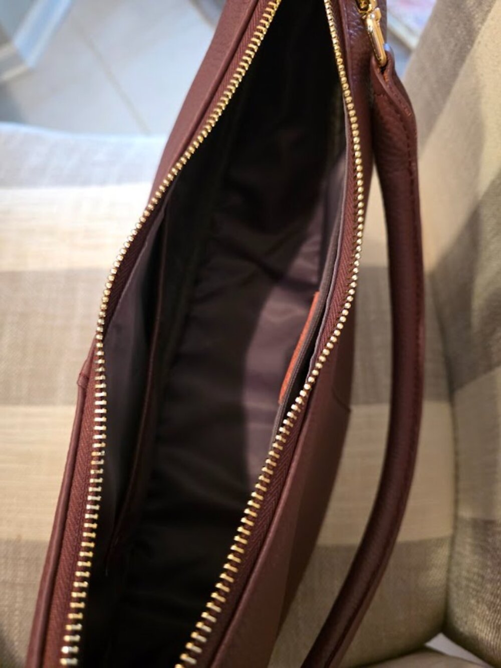 Sutton Sling Burgundy Purse by Pom Pom of London - Picture 8 of 8